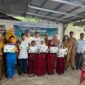 Daeng Ical Serahkan 146 Beasiswa PIP untuk Anak Keluarga Pemulung