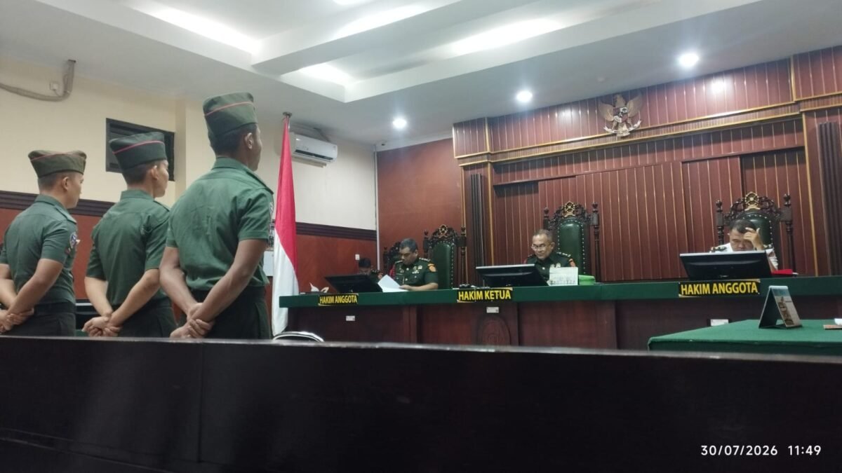 Photo : Para Terduga Pelaku Penganiayaan Prada Herul M Nail, Sedang Menanti Putusan Hakim Pengadilan Militer Makassar 