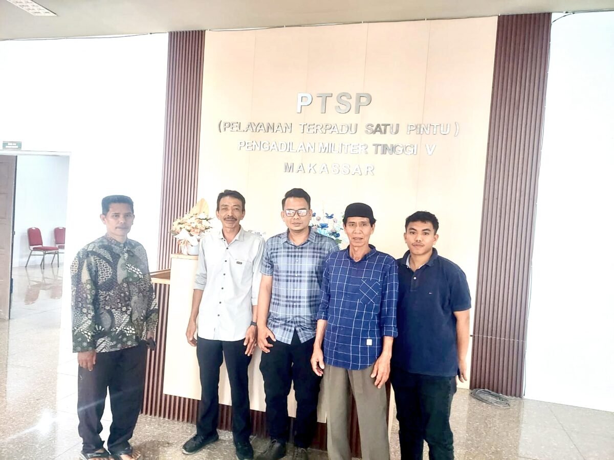 Keluarga Prada Herul M Nail Sambangi Kantor Pengadilan Militer Tinggi V Makassar, Jalan Metro Tanjung Bunga, Senin 7 September 2026