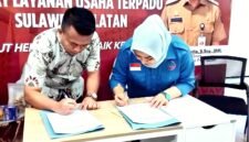 UPT Pusat Layanan Usaha Terpadu (PLUT) Sulawesi Selatan dan Dewan Pengurus Wilayah (DPW) UKM IKM Nusantara Provinsi Sulawesi Selatan menandatangani komitmen bersama di Makassar, Kamis, 10 September 2026